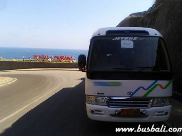 sewa-minibus-20-seat5